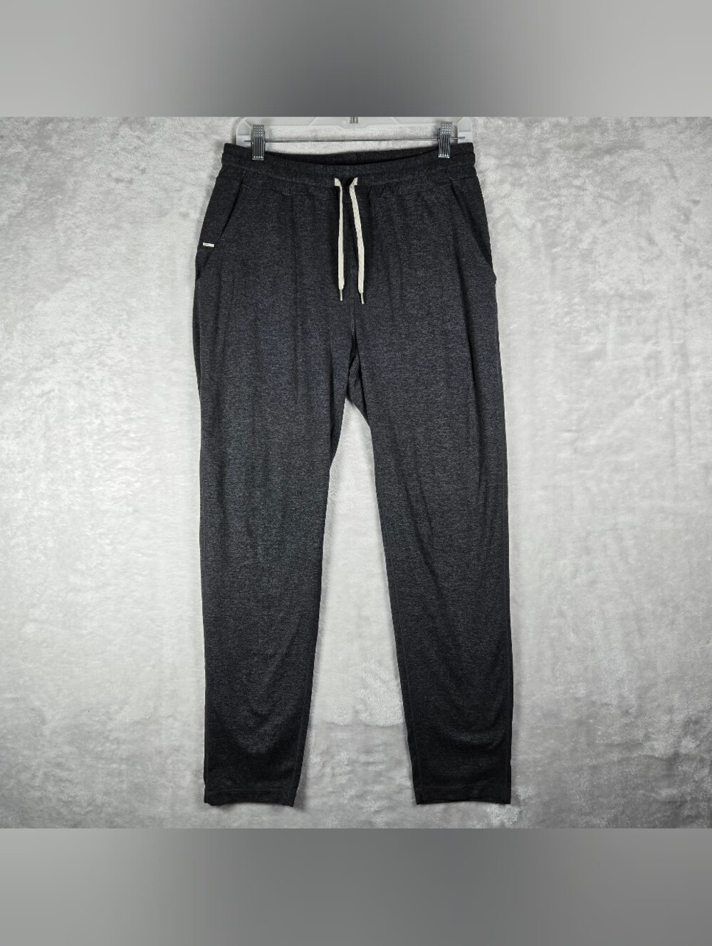 Vuori Ponto Performance Pants Mens Size Medium Charcoal Gray 30" Dreamknit #V418
